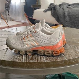 Adidas Bounce Sneakers